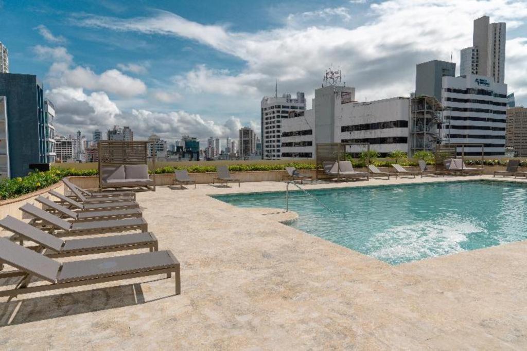 Veneto Hotel & Casino Cidade do Panamá Exterior foto The pool at the rooftop